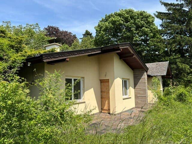 Rarity! Garden shed in the middle of the greenery! Absolute quiet location;"Rarity! Garden shed in the middle of the greenery! Absolute quiet location"