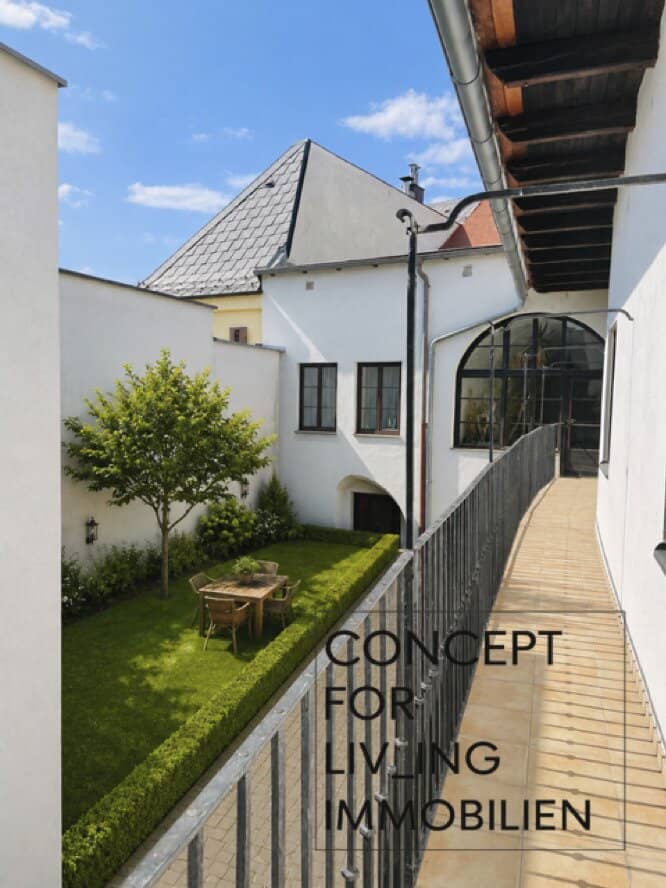 Modern architecture &amp; historic charm. Unique 20 m² terrace