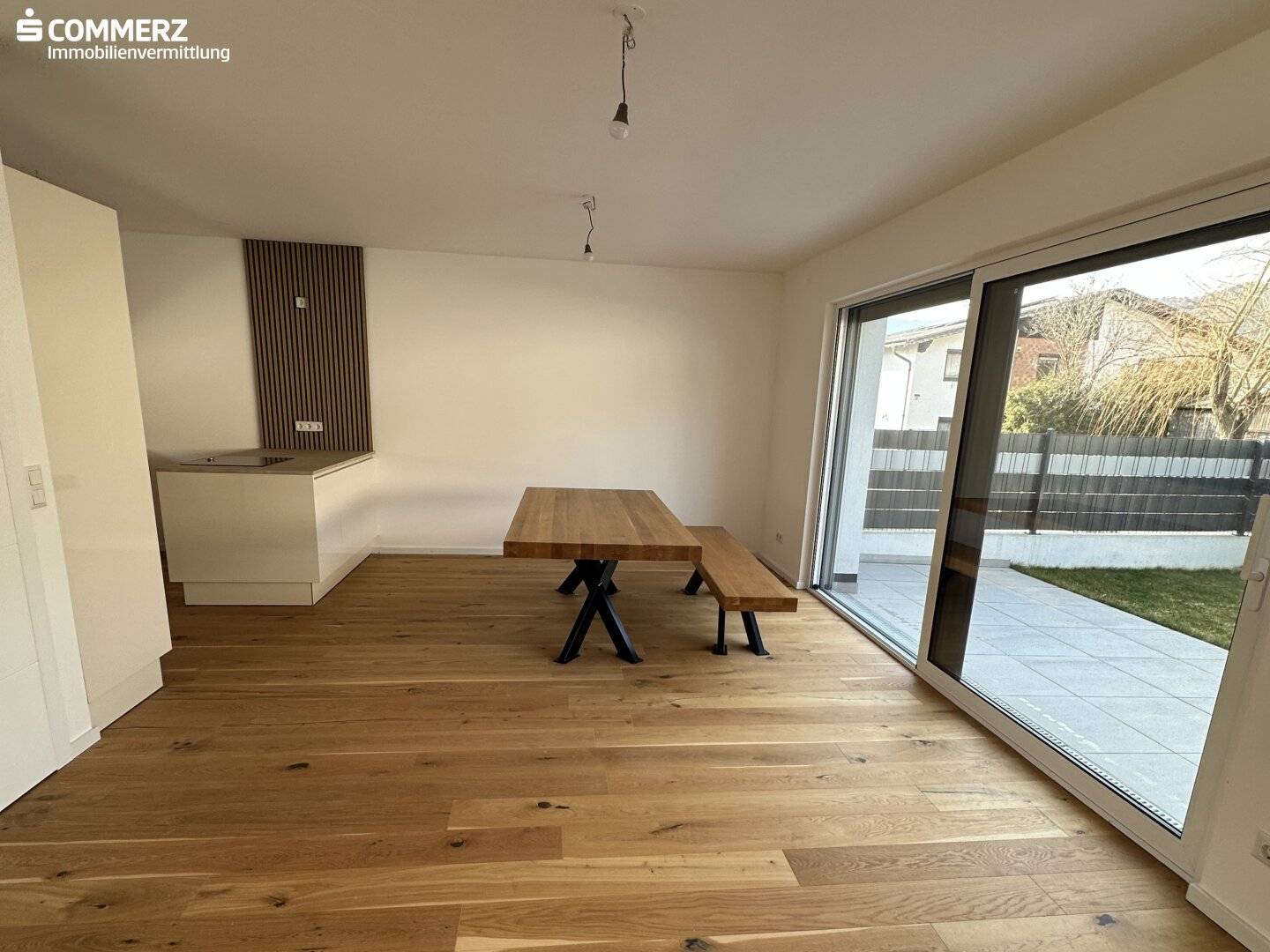 Semi-detached house with pool
