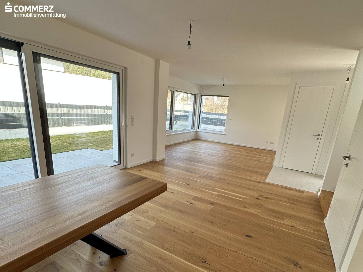 Doppelhaushälfte mit Pool