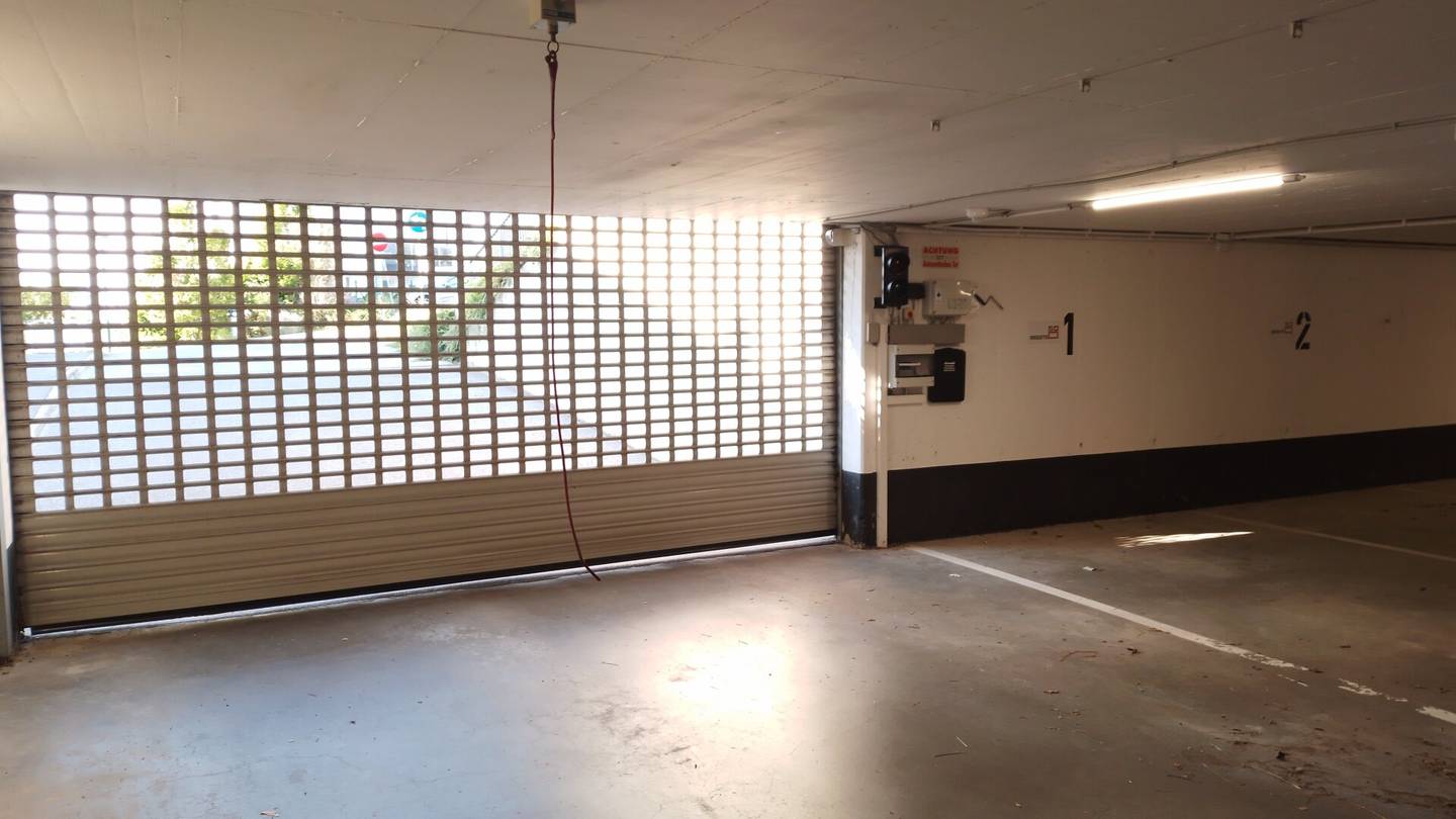 Underground garage parking spaces for rent