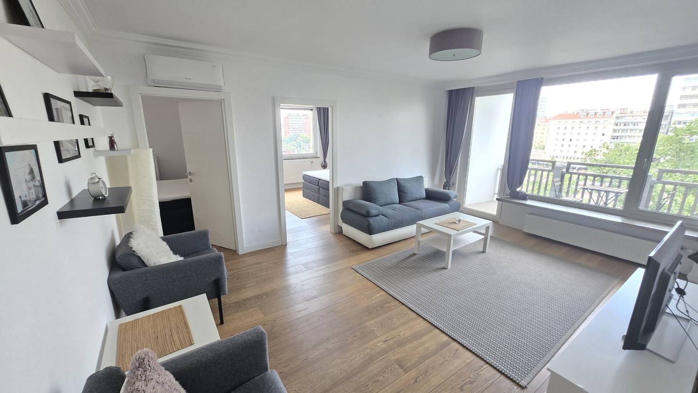 PANORAMA-CITY-APARTMENT + 3 rooms + 2 balconies + Top Renovated + Furnished