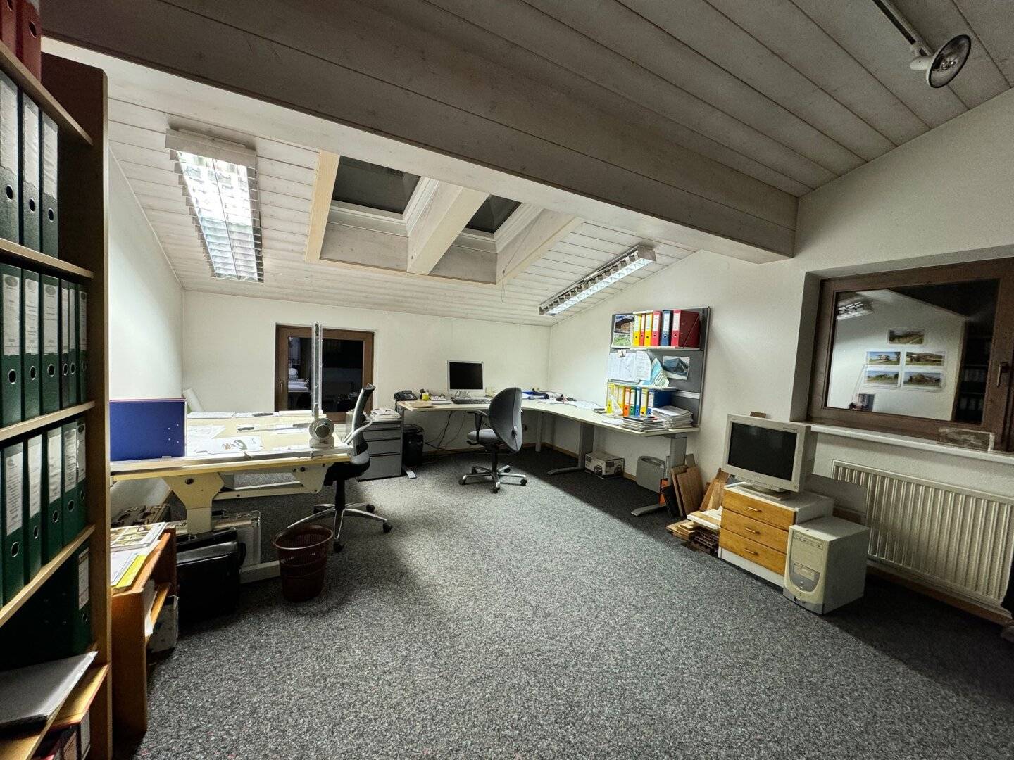 Stylish office in the attic in Buch for rent
