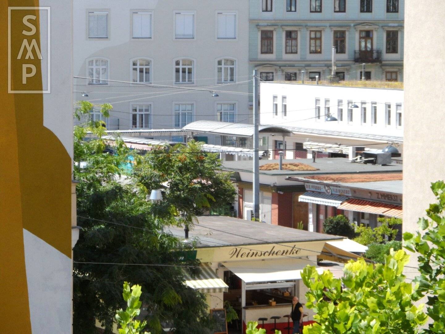 3 room apartment with a view of the Karmelitermarkt, well maintained new build property commission free sale