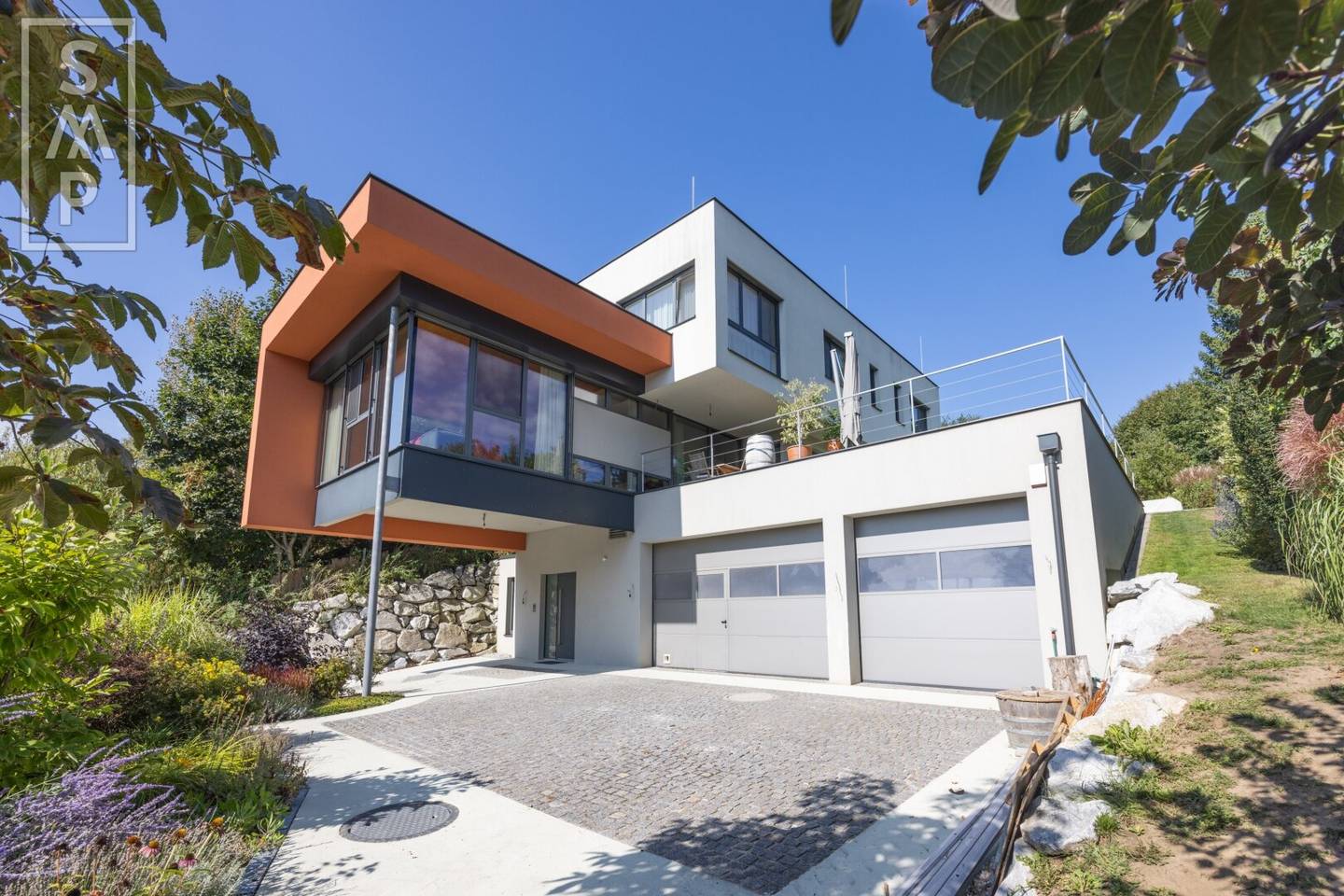 Single family house with state of the art technology and heated pool