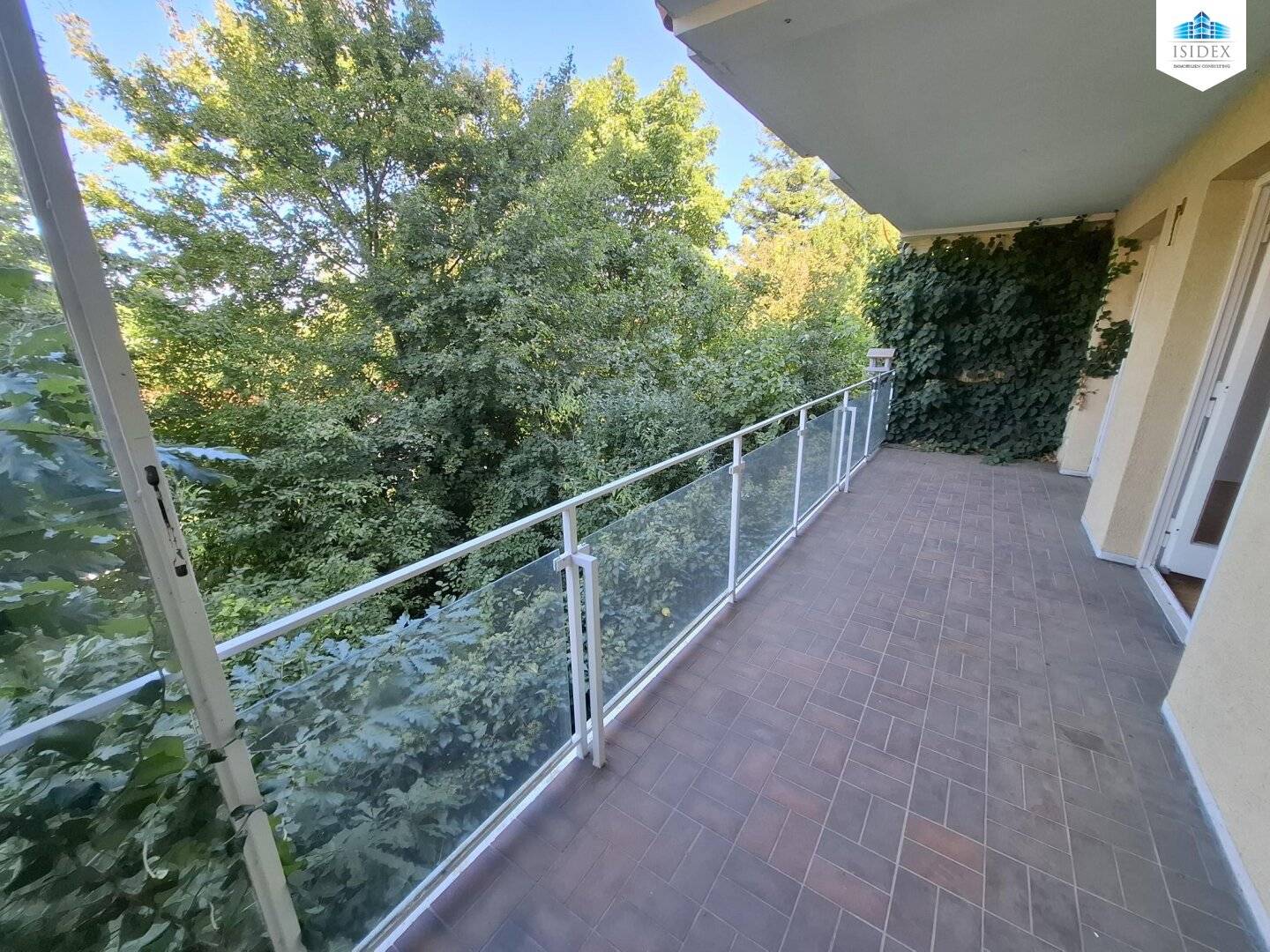 Living in an absolutely quiet recreation location,
