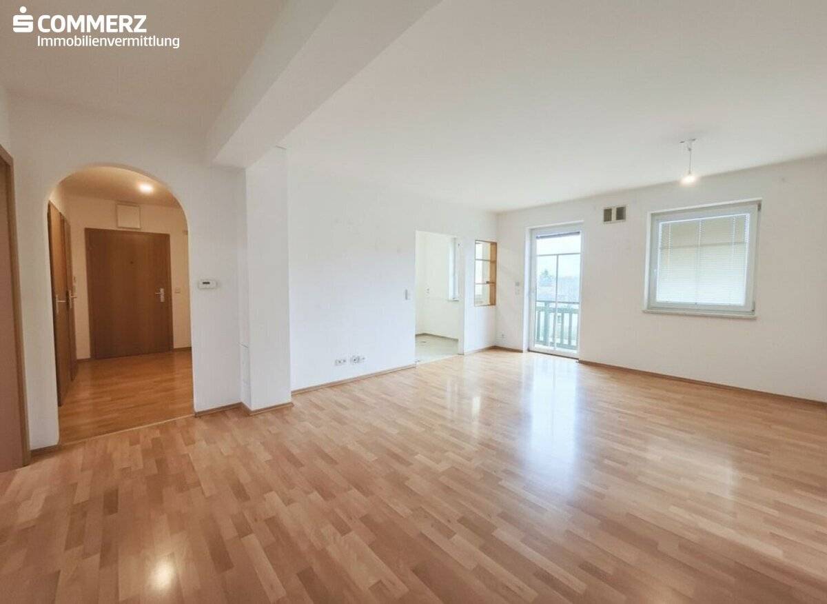 Subsidized 4 room apartment with swimming pond