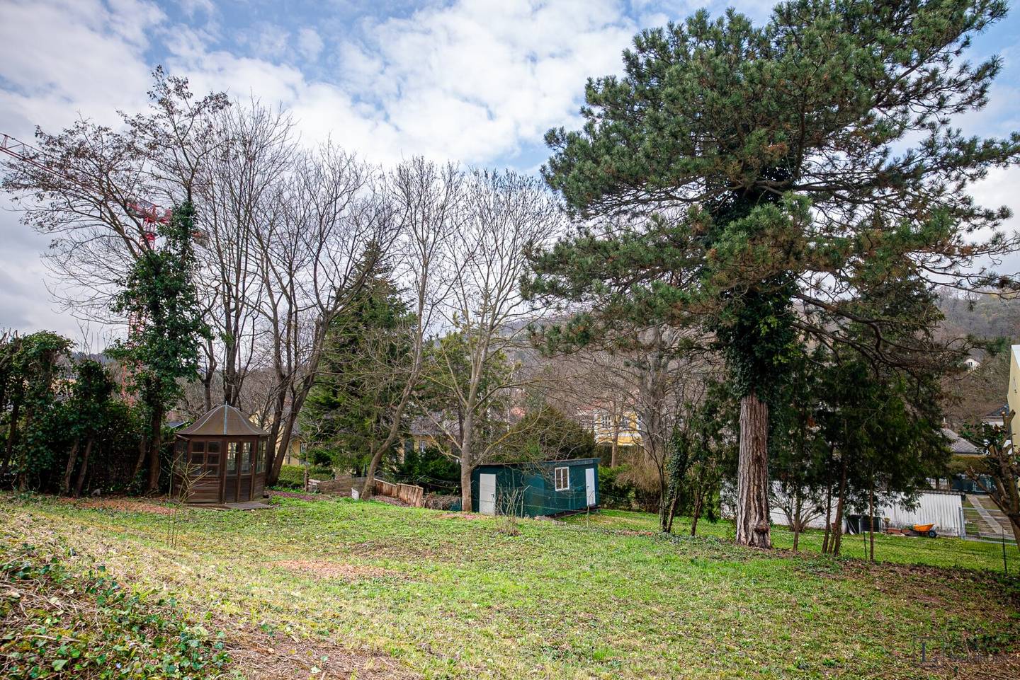 Building plot in Hinterbrühl with top location and potential for new build or renovation