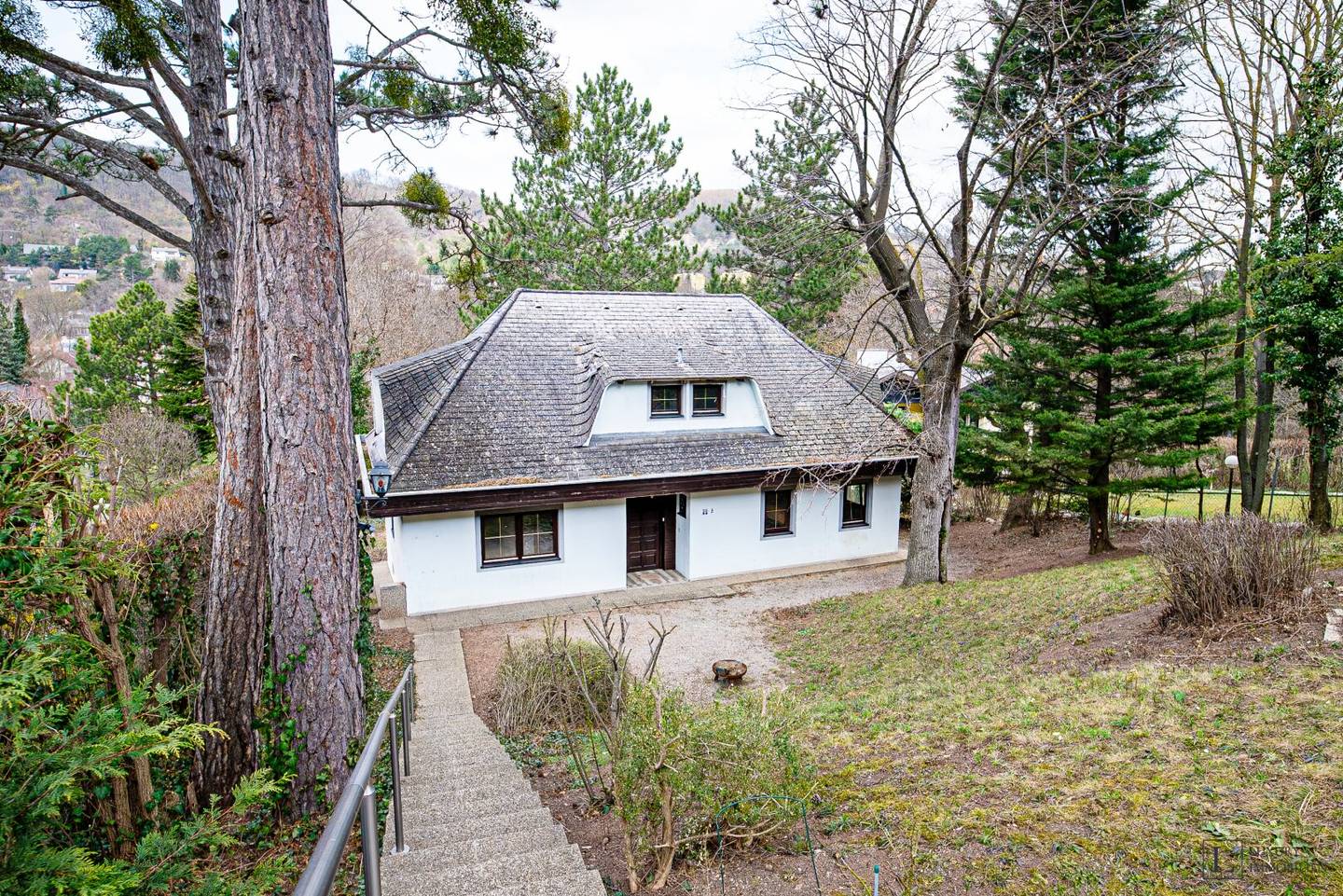 Building plot in Hinterbrühl with top location and potential for new build or renovation