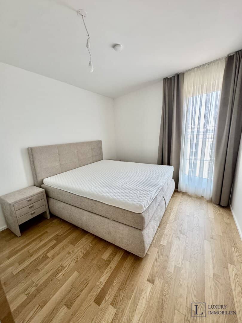 *Erstbezug* Helle 3-Zimmer-Wohnung mit Möbeln in einem modernen Wohnkomplex