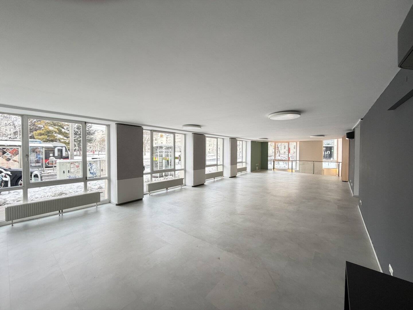 Commercial premises / office / showroom in prime location at Schwarzenbergplatz | unlimited lease