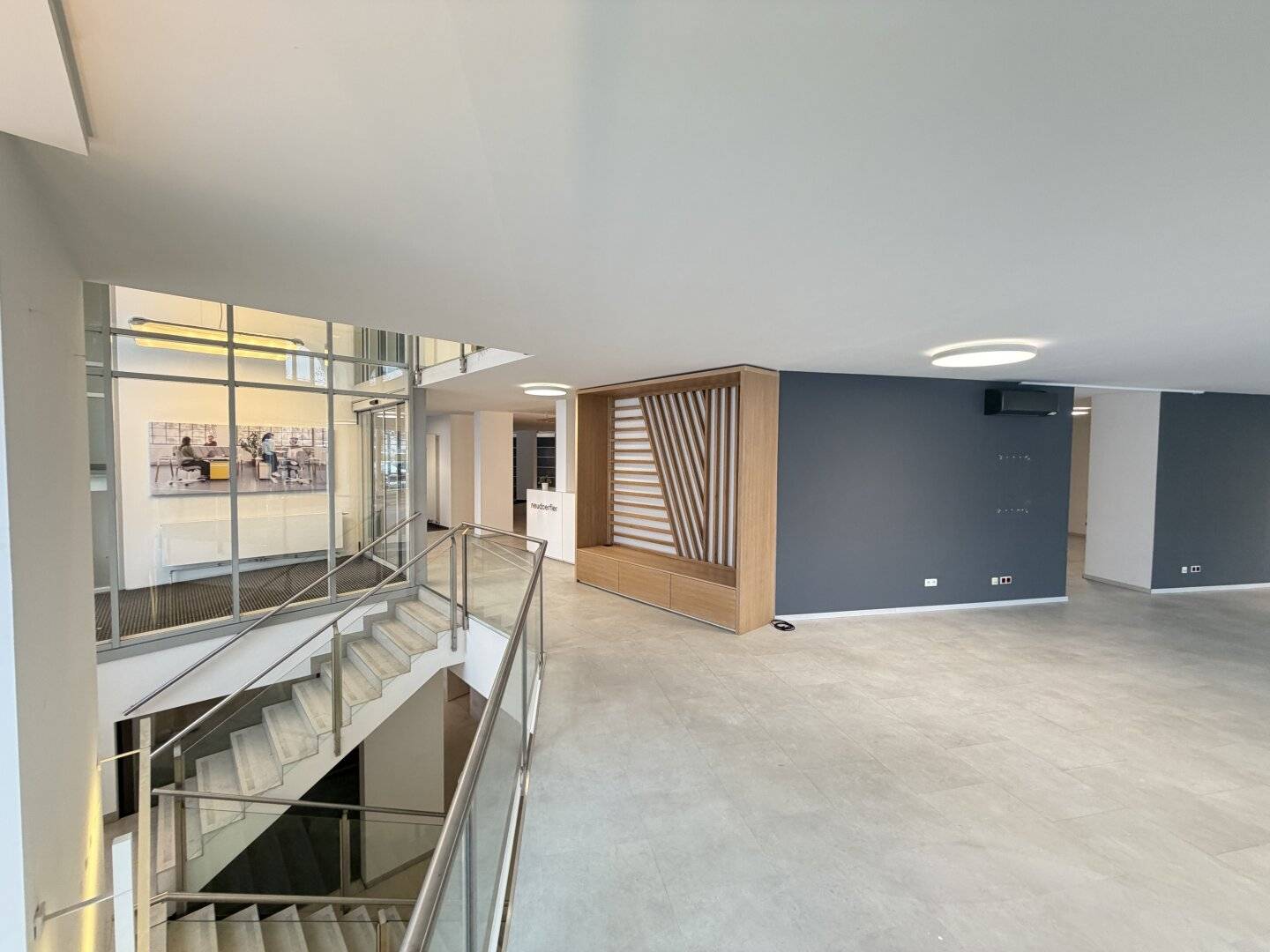 Commercial premises / office / showroom in prime location at Schwarzenbergplatz | unlimited lease