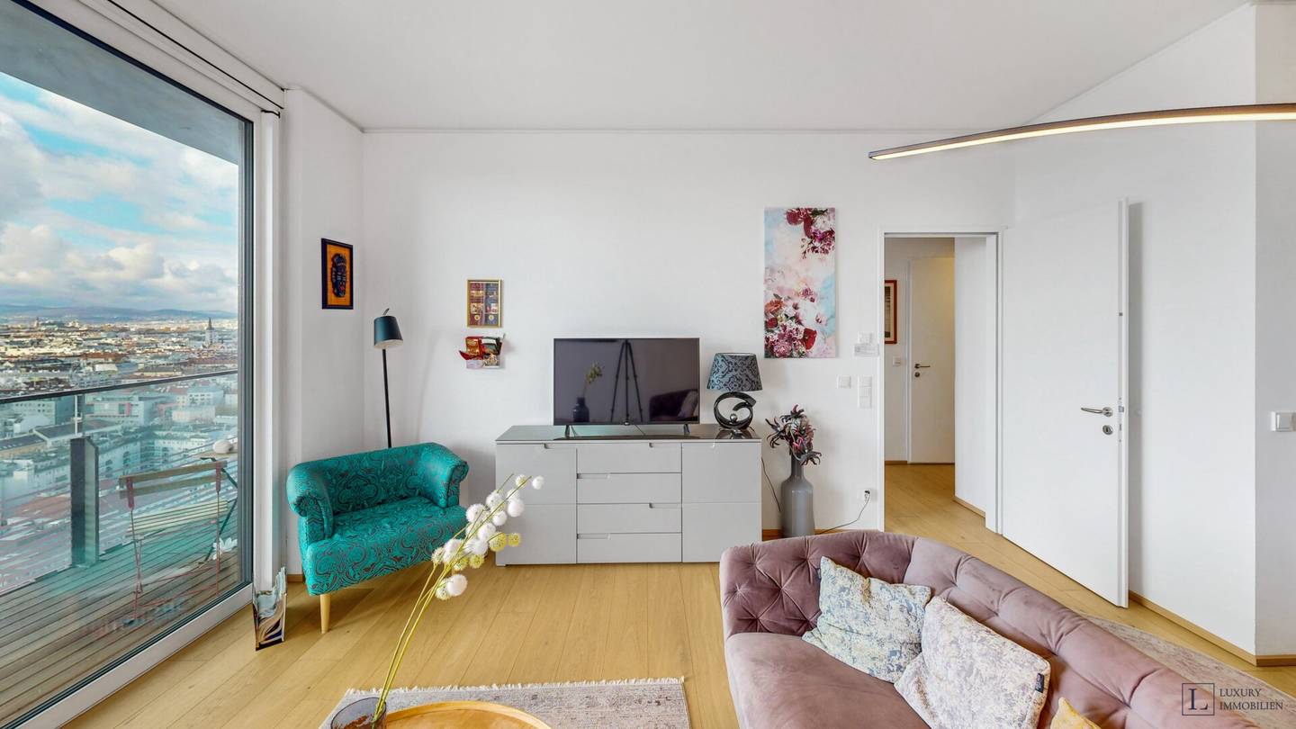 Vollmöblierte 2-Zimmer-Wohnung im „TrIIIple“ mit Loggia