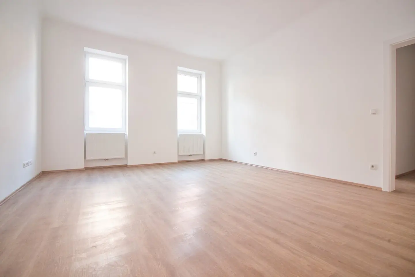 Helle 2-Zimmer-Wohnung | separierte Küche | großzügiges Bad