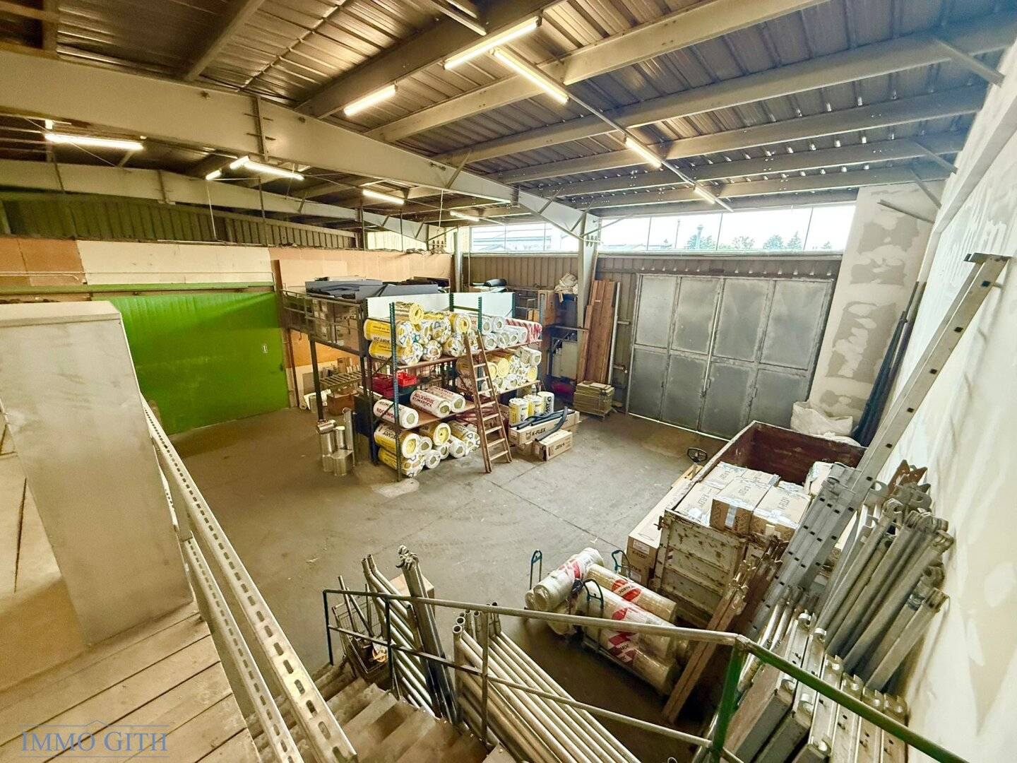Approximately 390 m² hall / workshop with open space in 2345 Brunn am Gebirge for rent