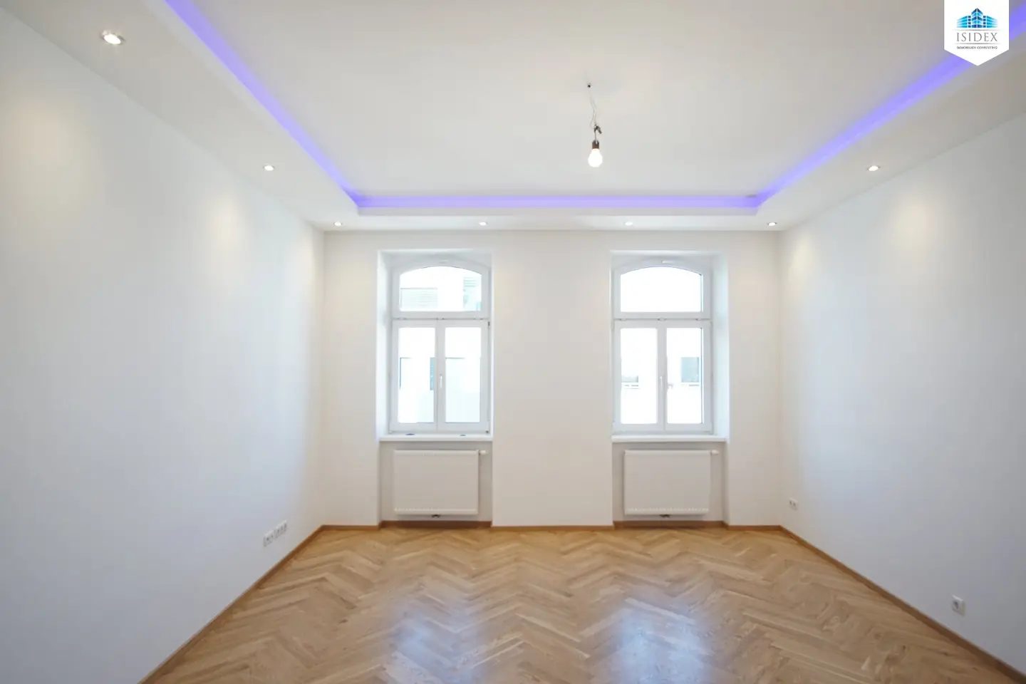 Prewar apartment with modern facets