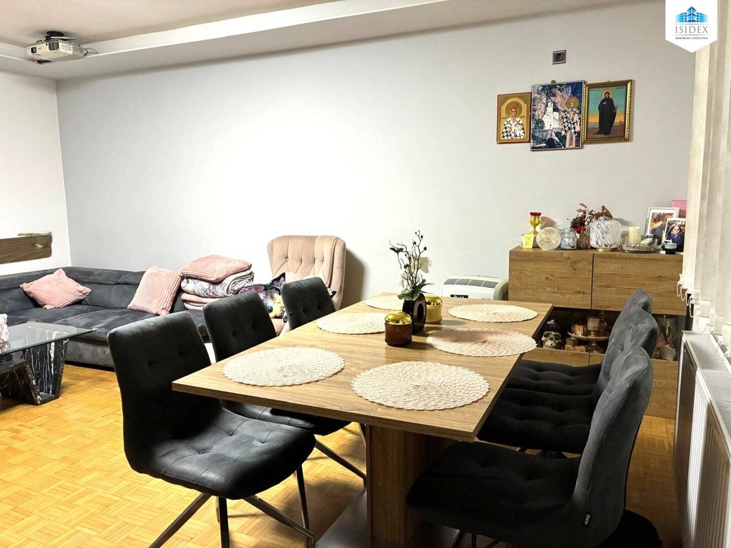 Modern apartment near Schloss Belvedere WG suitable, only €385,000