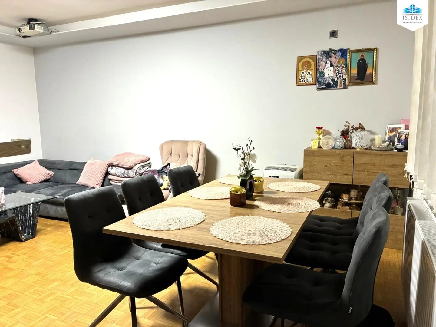 Modern apartment near Schloss Belvedere WG suitable, only €385,000