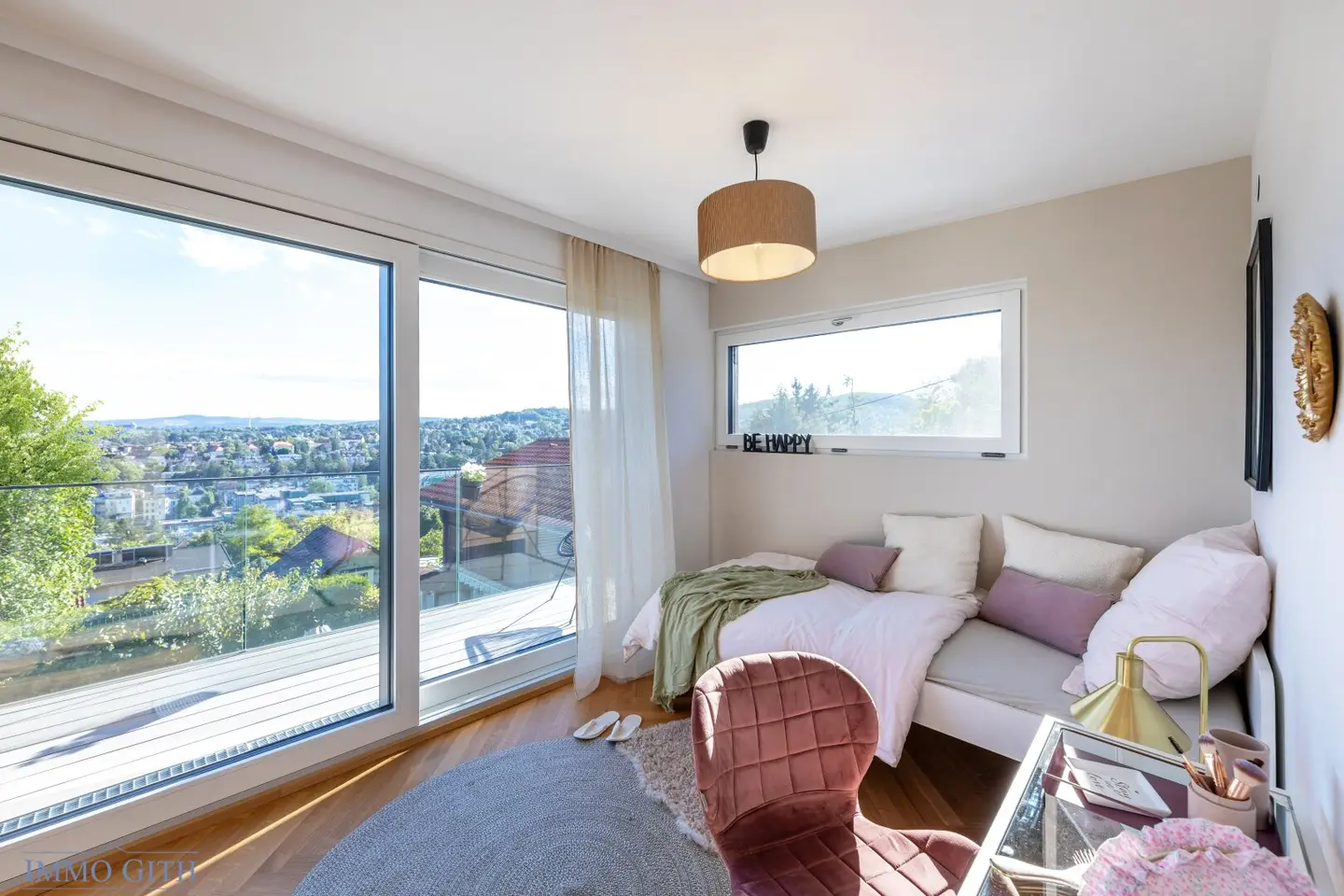 LIVING ABOVE VIENNA – FIRST OCCUPANCY – SINGLE-FAMILY HOUSE WITH PANORAMIC VIEWS ON THE SCHAFBERG