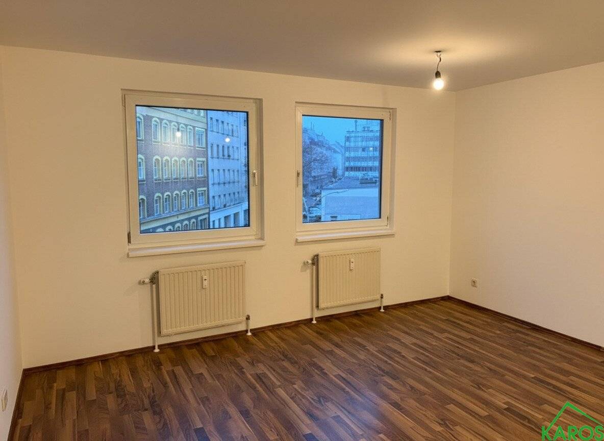 PÄRCHENHIT with 2 rooms at Waldmüllerpark? actually PÄRCHENHIT with 2 rooms at Waldmüllerpark is the translation I think? Wait no, we must present correctly.