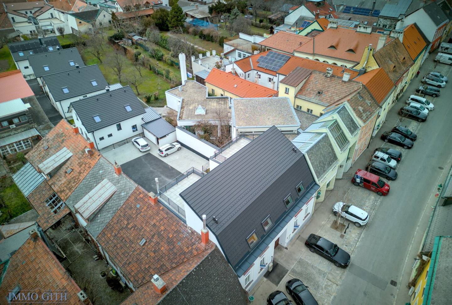 EXKLUSIVES TOWNHOUSE MIT GARTEN & PANORAMA IM WEINORT GUMPOLDSKIRCHEN ZU KAUFEN!