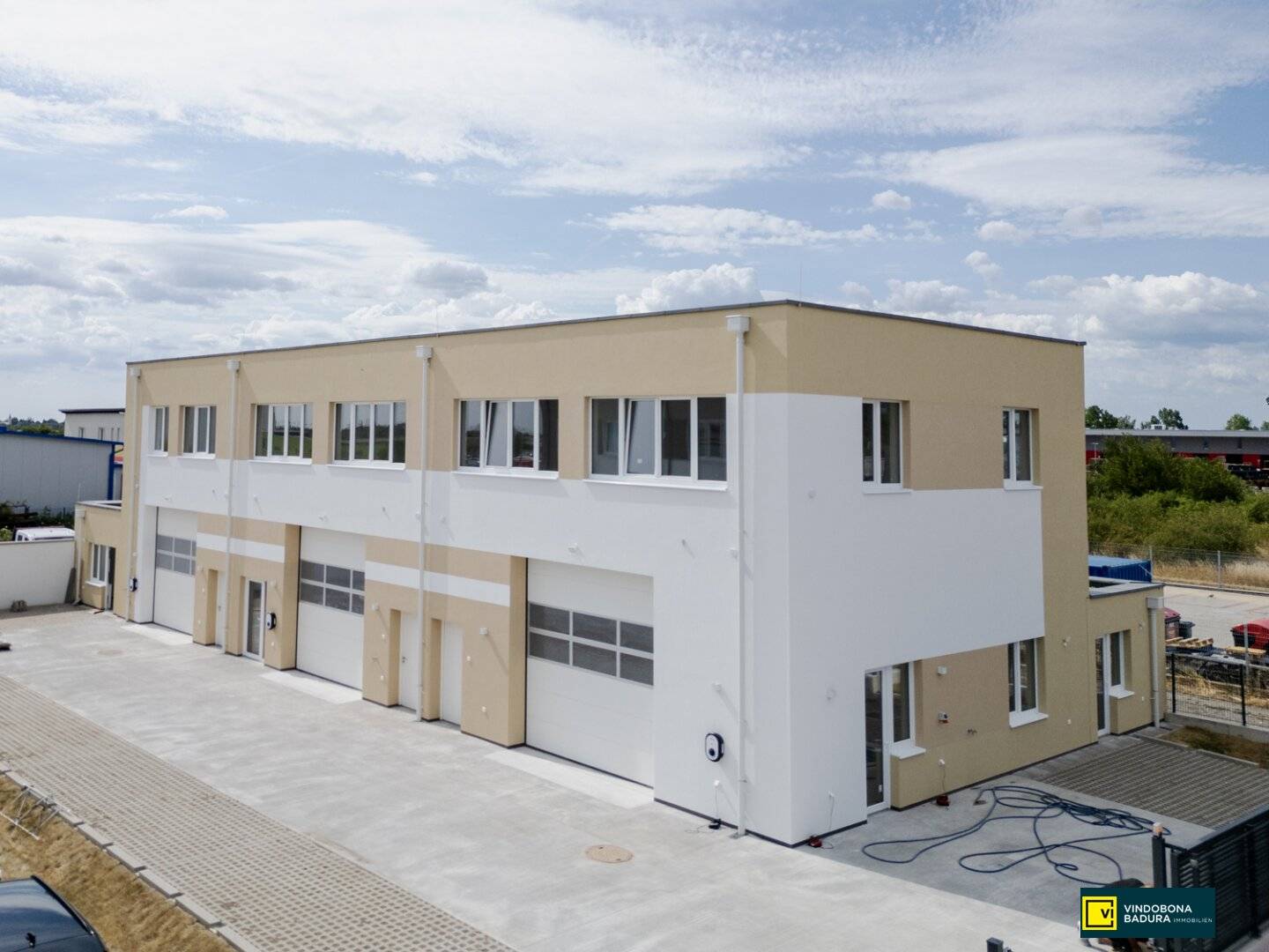 Ready for your success: Commercial spaces including offices in first occupancy