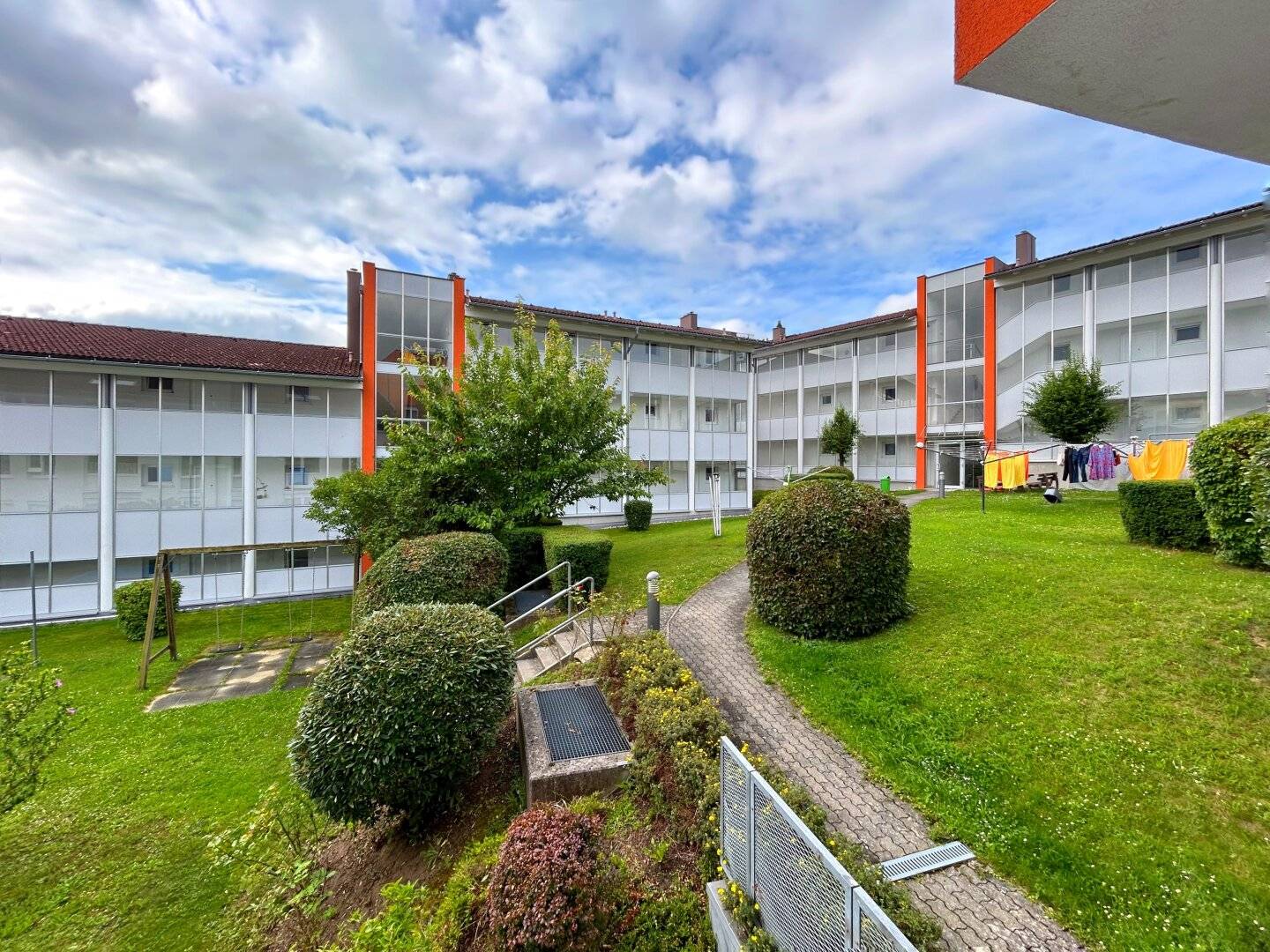 Living in Freistadt 3-room apartment with loggia and underground parking space and de:WOHNEN IN FREISTADT - 3 ZIMMER WOHNUNG MIT LOGGIA UND TIEFGARAGENSTELLPLATZ