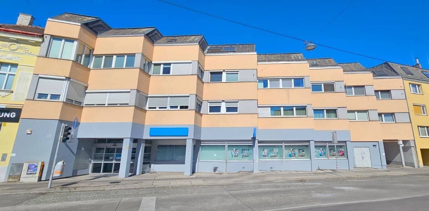 Commercial premises in Wien-Liesing, long term leased investment property