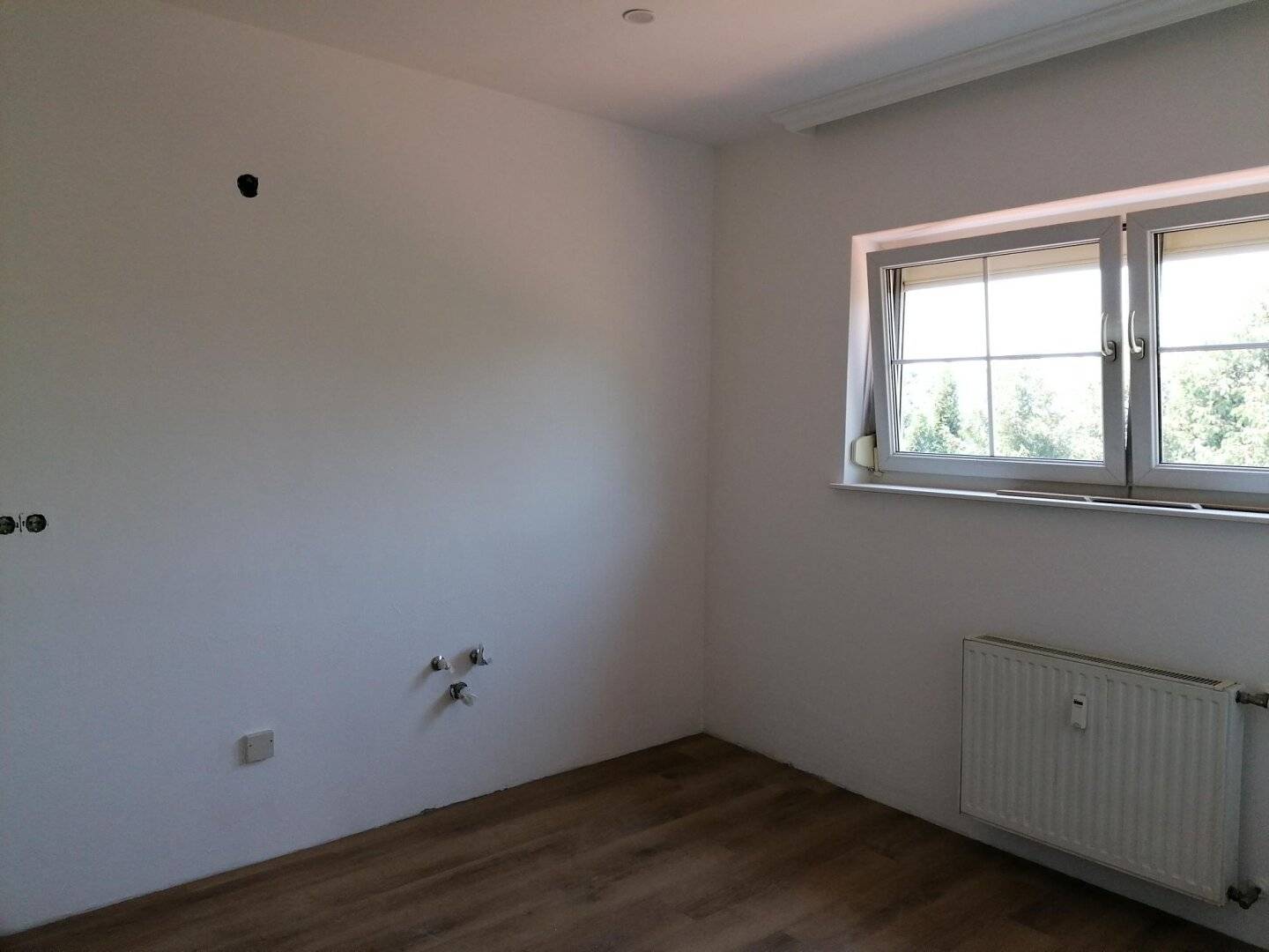 Miete: 2-Zimmer-Wohnung mit Balkon und Carport