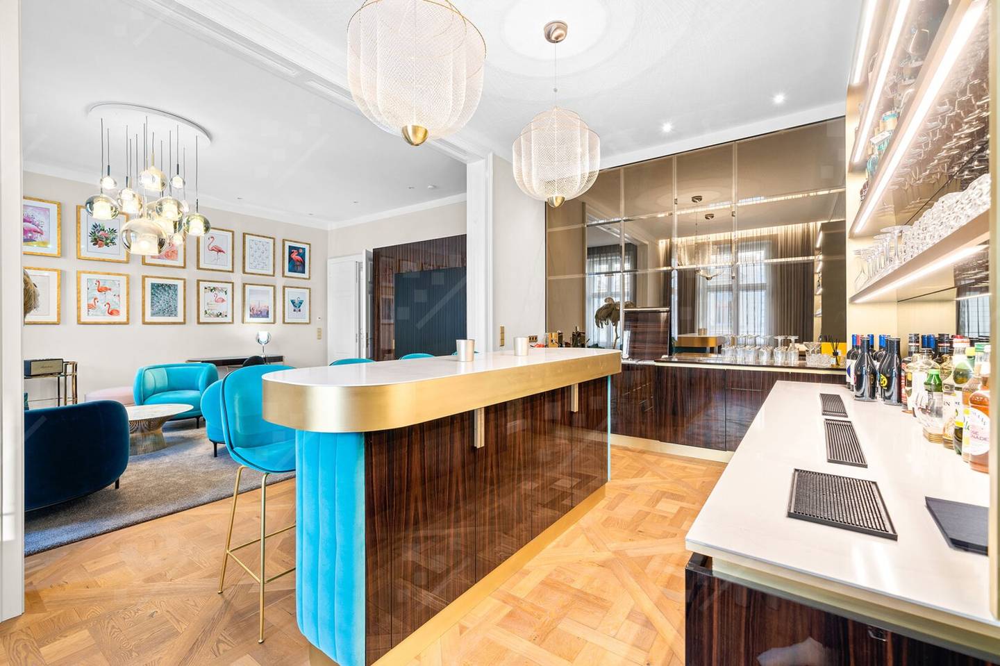 Parkview apartment in a quiet revitalized historic building