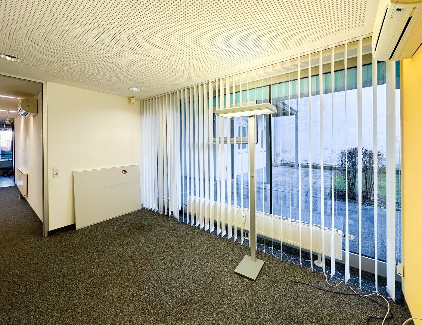 Commercial space for your new business idea directly at the market square in St. Georgen am Walde