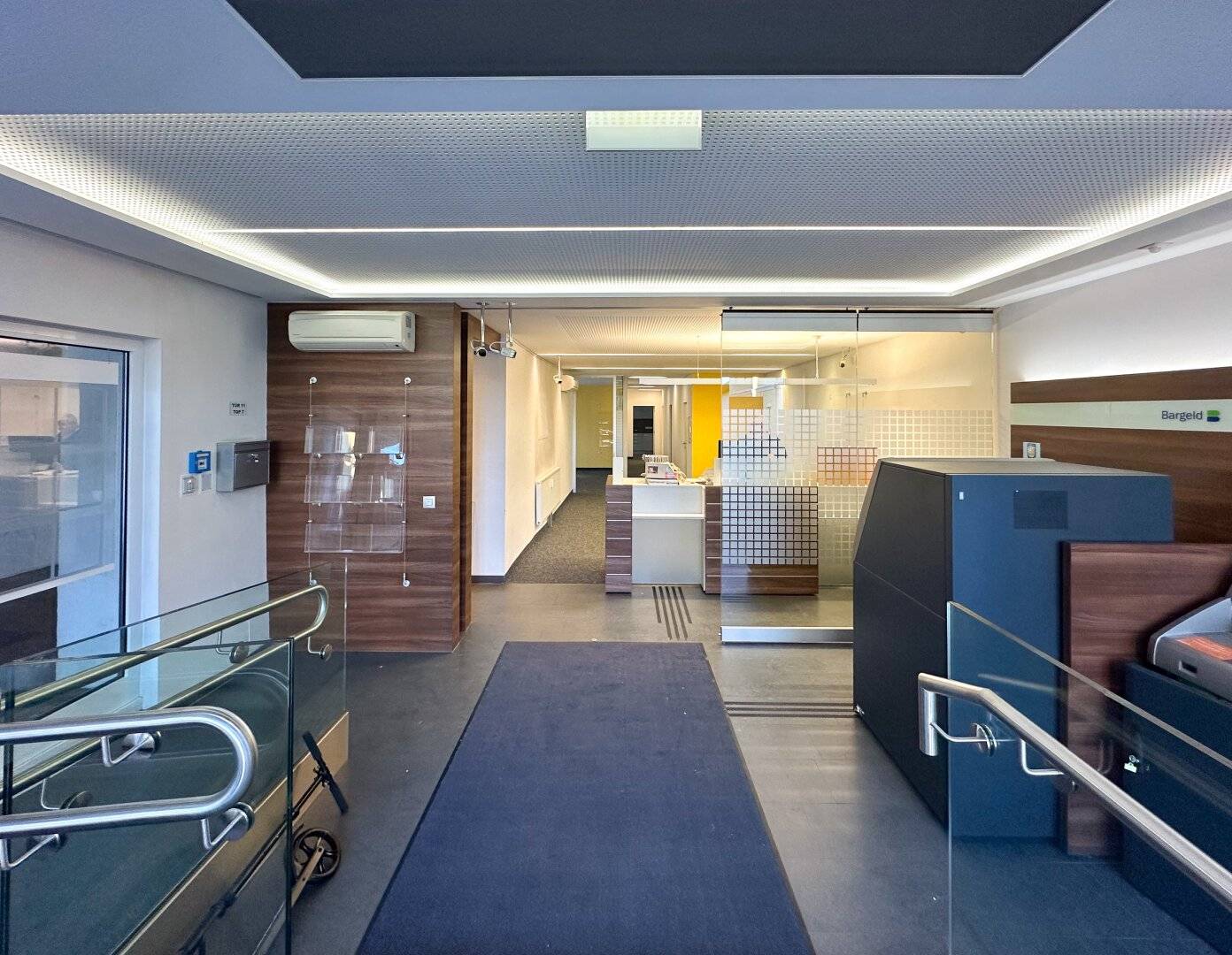 Commercial space for your new business idea directly at the market square in St. Georgen am Walde