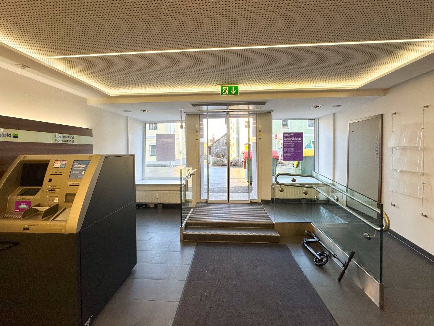 Commercial space for your new business idea directly at the market square in St. Georgen am Walde
