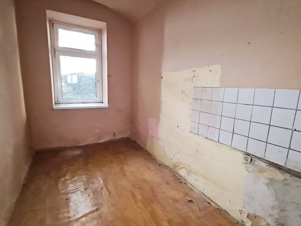 ROCHUSMARKT-NÄHE, 32 m² storage space, 4 rooms, electricity and water connection, elevator available, basement, Geusaugasse","de":"ROCHUSMARKT-NÄHE, 32 m² Lagerfläche, 4 Räume, Strom-Wasseranschluss, Aufzug vorhanden, Kellergeschoß, Geusaugasse"