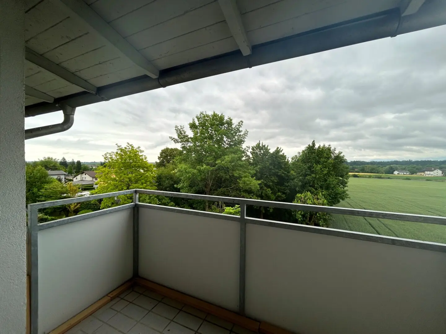 LIVING IN SCHWANENSTADT - 3 ROOM APARTMENT WITH BALCONY AND UNDERGROUND GARAGE