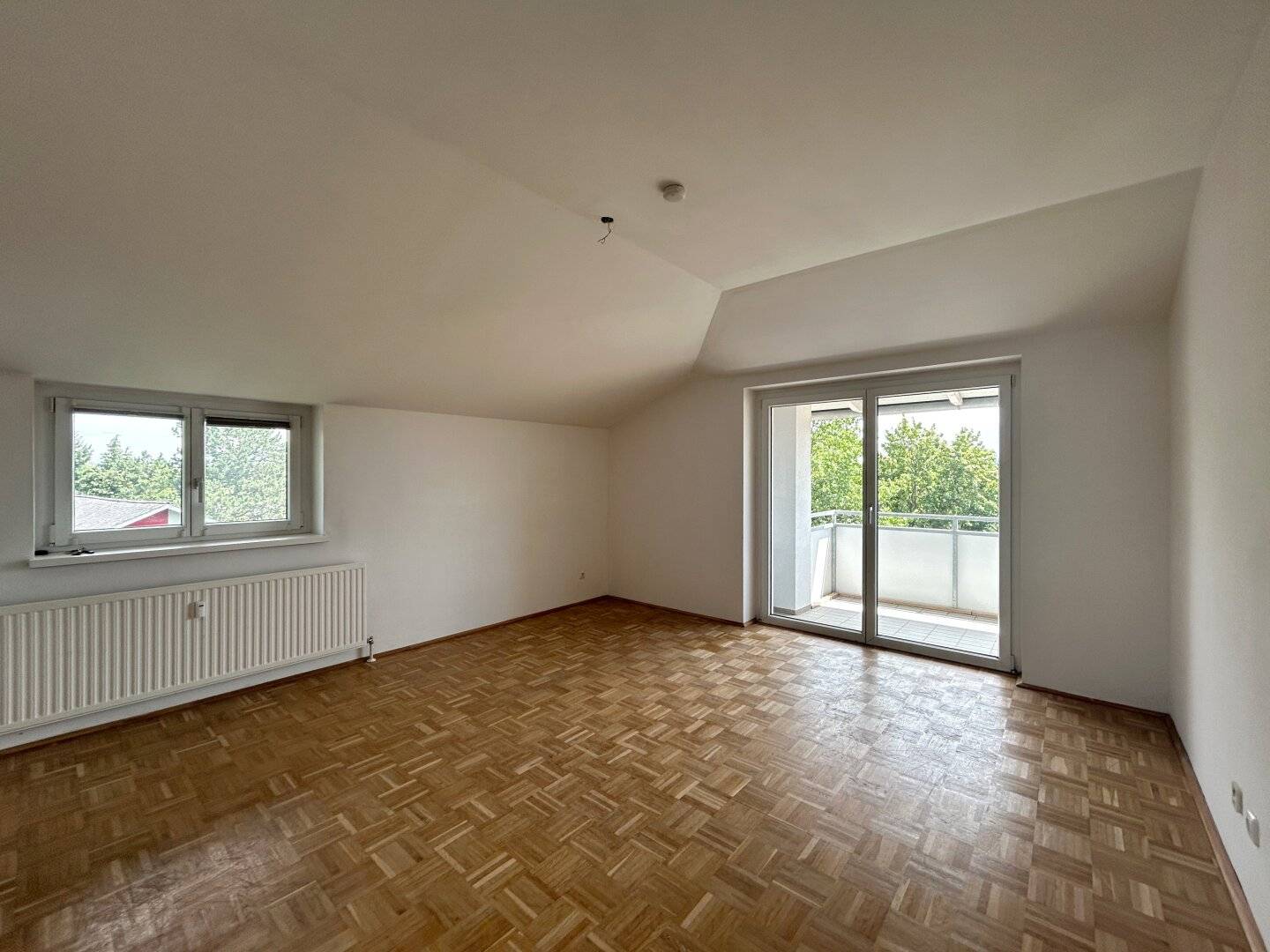 LIVING IN SCHWANENSTADT - 3 ROOM APARTMENT WITH BALCONY AND UNDERGROUND GARAGE