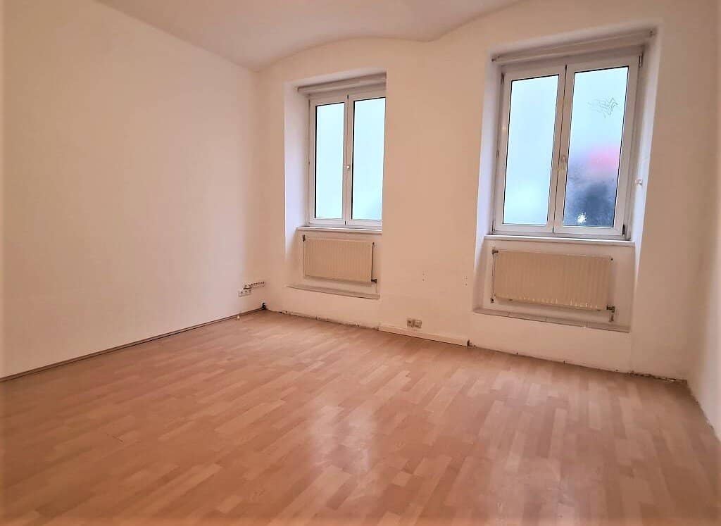 EGGERTHGASSE near Naschmarkt, 70 m² commercial space, studio or storage, 3 rooms, ancillary room, near U4