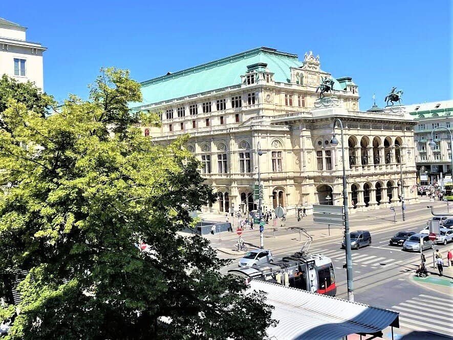 OPERNRING, representatives 121 m2 Büro, Ordination oder Kanzlei, 3 Zimmer, Küche, Wannenbad, Parketten, 3. Liftstock