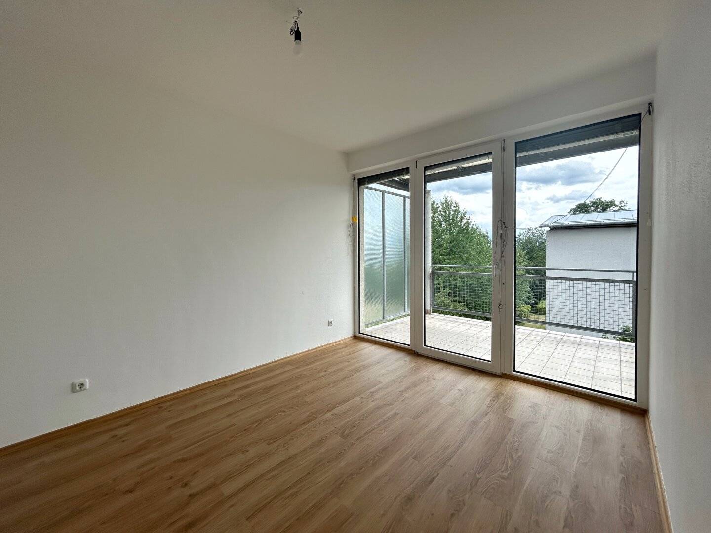 4 room apartment with 2 balconies and parking in Schwertberg