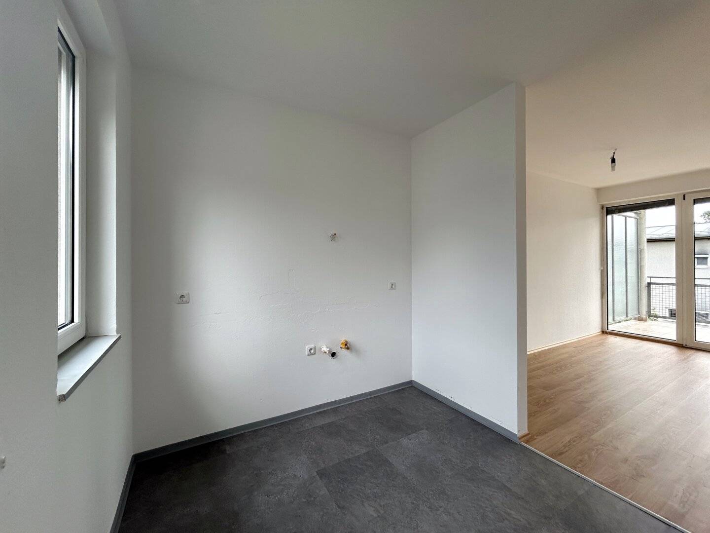 4 room apartment with 2 balconies and parking in Schwertberg