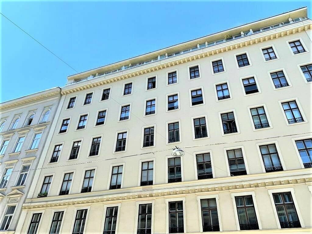 DONAUKANAL-NÄHE, klimatisierte 52 m2 Neubau mit Stehbalkon, 2 Zimmer, Komplettküche, Wannenbad, Fernblick, Salztorgasse