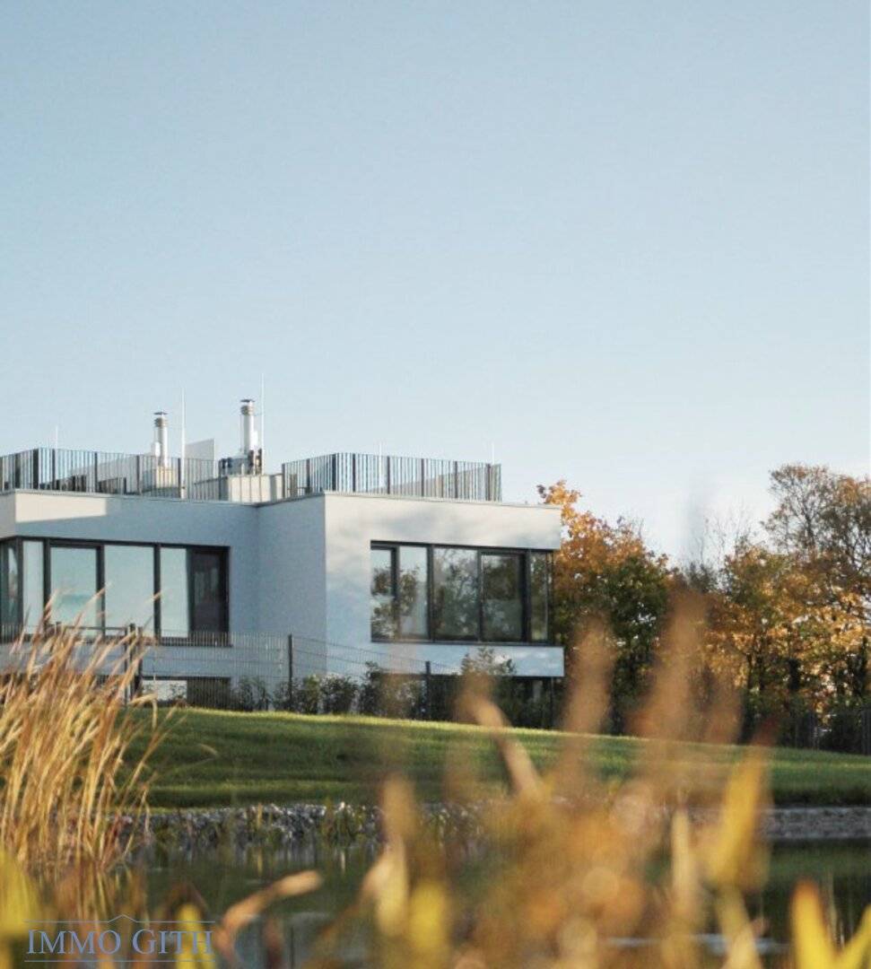 Provision-free: Luxury villa in Giesshübl with unique distant view for rent
