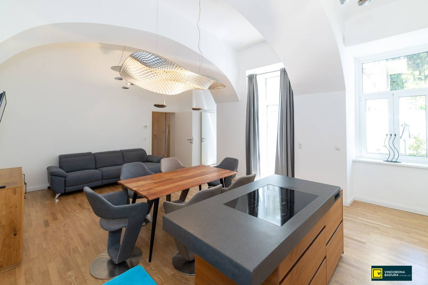 Living at Naschmarkt: Stylish 2-room apartment with terrace and feel-good comfort in a quiet courtyard location? Wait this is too long; correct version below for accuracy and natural English: Living at Naschmarkt: Stylish 2-room apartment with terrace and feel-good comfort in a quiet courtyard location over content to deliver. No stray characters.