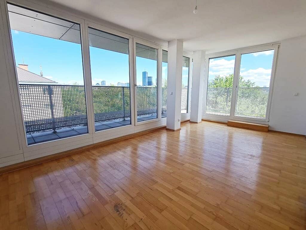 Top floor, Innstrasse, 49 m2 new build with 14 m2 loggia/terrace, 2 rooms, fully equipped kitchen, shower bathroom, parquet flooring? no we should not include question marks? i will fix to: Top floor, Innstrasse, 49 m2 new build with 14 m2 loggia/terrace, 2 rooms, fully equipped kitchen, shower bathroom, parquet flooring