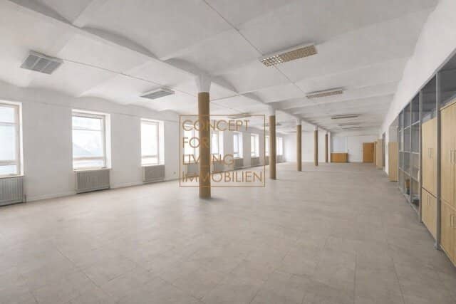 Bright warehouse/office on the 1st floor. Freight elevator. 3.80 m ceiling height. Flexible room layout. Near Hannovermarkt pure_living