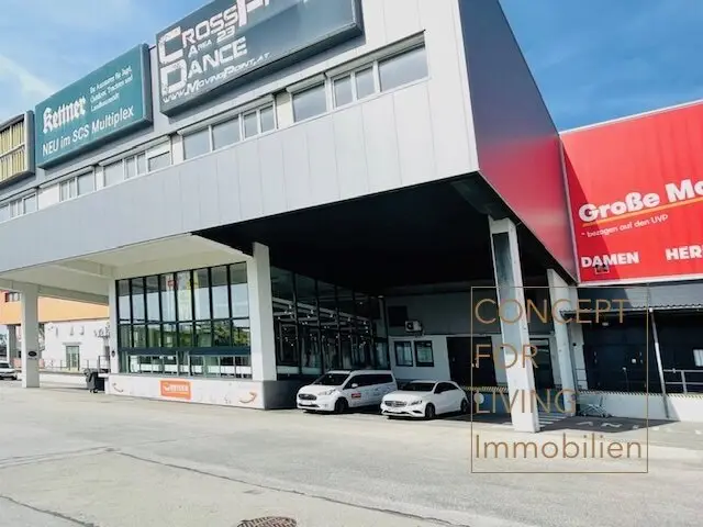 OFFICE/ HALL in the SCS | Upper floor !! Freight elevator | approx. 1,300 m² of usable space | directly in front of the property: 5 parking spaces | pure_living