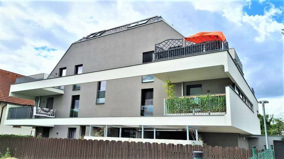 ATTRACTIVE INVESTMENT, open market rent, apartment building with 10 units and outdoor spaces, 5 parking spaces, 748 m² site, Aspern, near U2