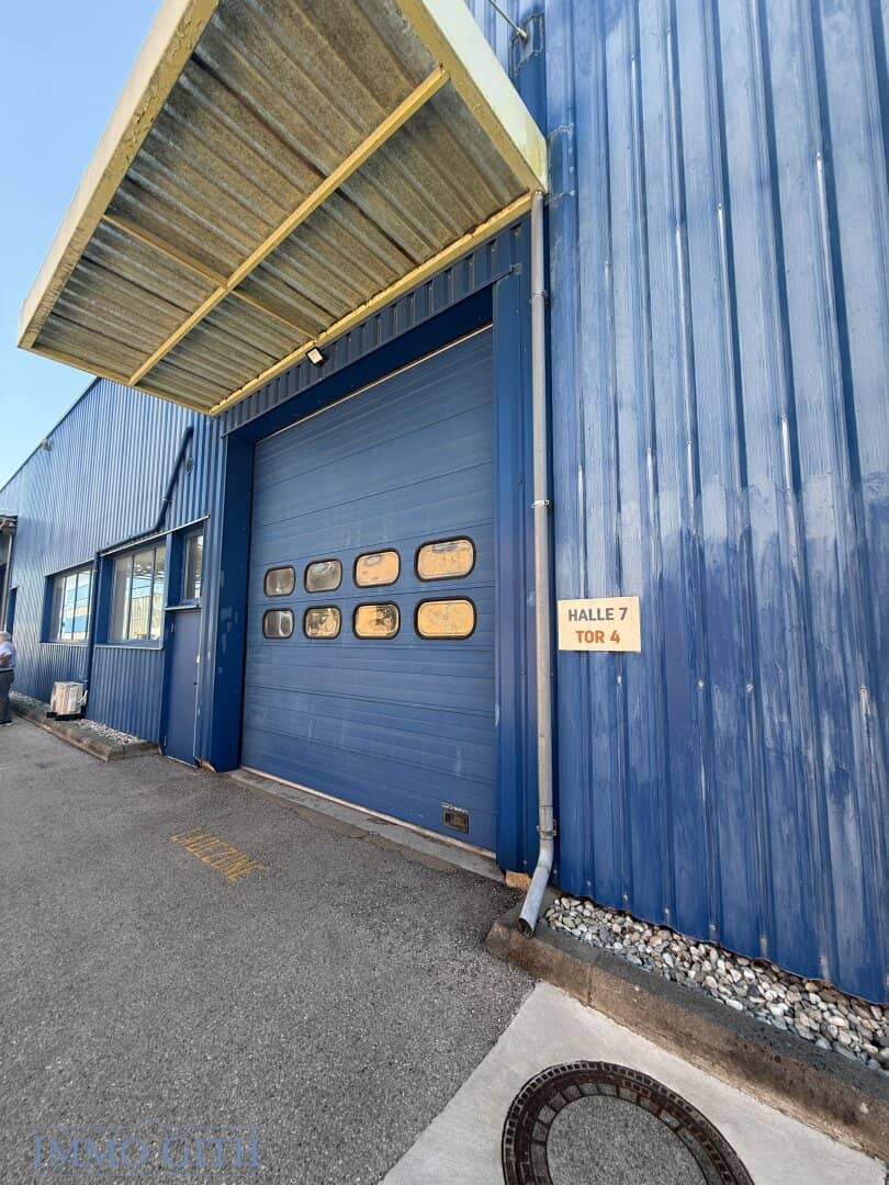 889 m² warehouse hall with modern climate controlled office in 1230 Wien (Talpagasse 6, Halle 7) top location near U6 and highway