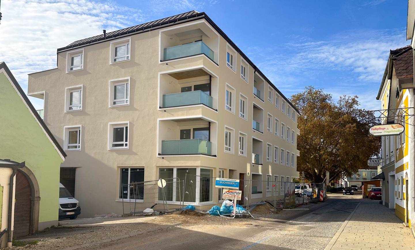 Modern two room cooperative apartment with balcony directly on the town square in Mauthausen for people aged 50 years and over