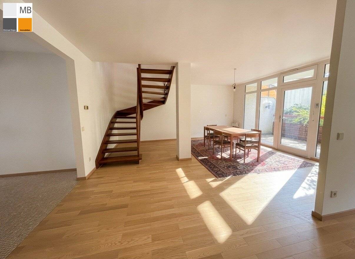 Spacious Maisonette with 2 Terraces in Prime Location Klosterneubielen MB-IMMOBILIEN? Wait no, please fix